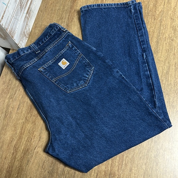 Authentic Carhartt great shape green tag designed exclusively for rental jeans - Picture 2 of 9